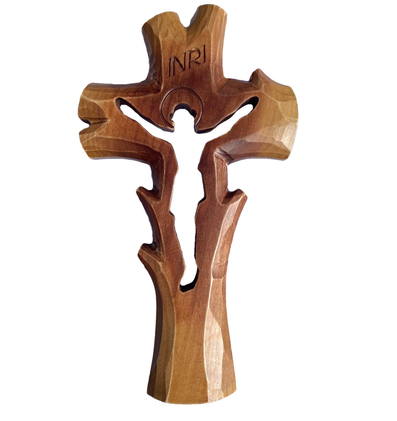 Kříž s vyřezaným Ježíšem