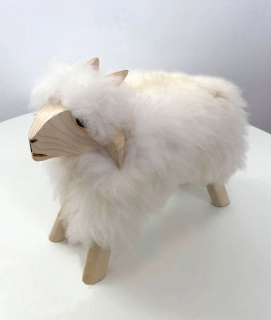 Ovečka z ovčího rouna - malá 23x12x27 cm